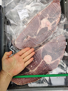 Превью Стейк из окорока кабана на кости