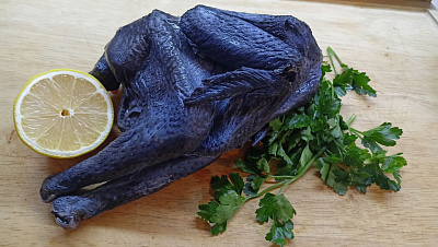 Превью Мясо черной курицы Аям Цемани (тушка)