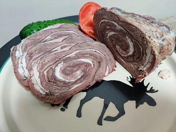 Фото Рулет из пашины лося (охлажденный)