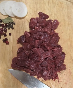 Превью Гуляш из мяса марала